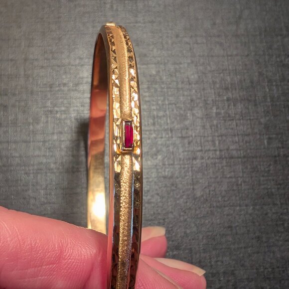 Vintage ITALIAN 18K Yellow Gold Bangle Bracelet, 10.7 grams - Picture 8 of 16